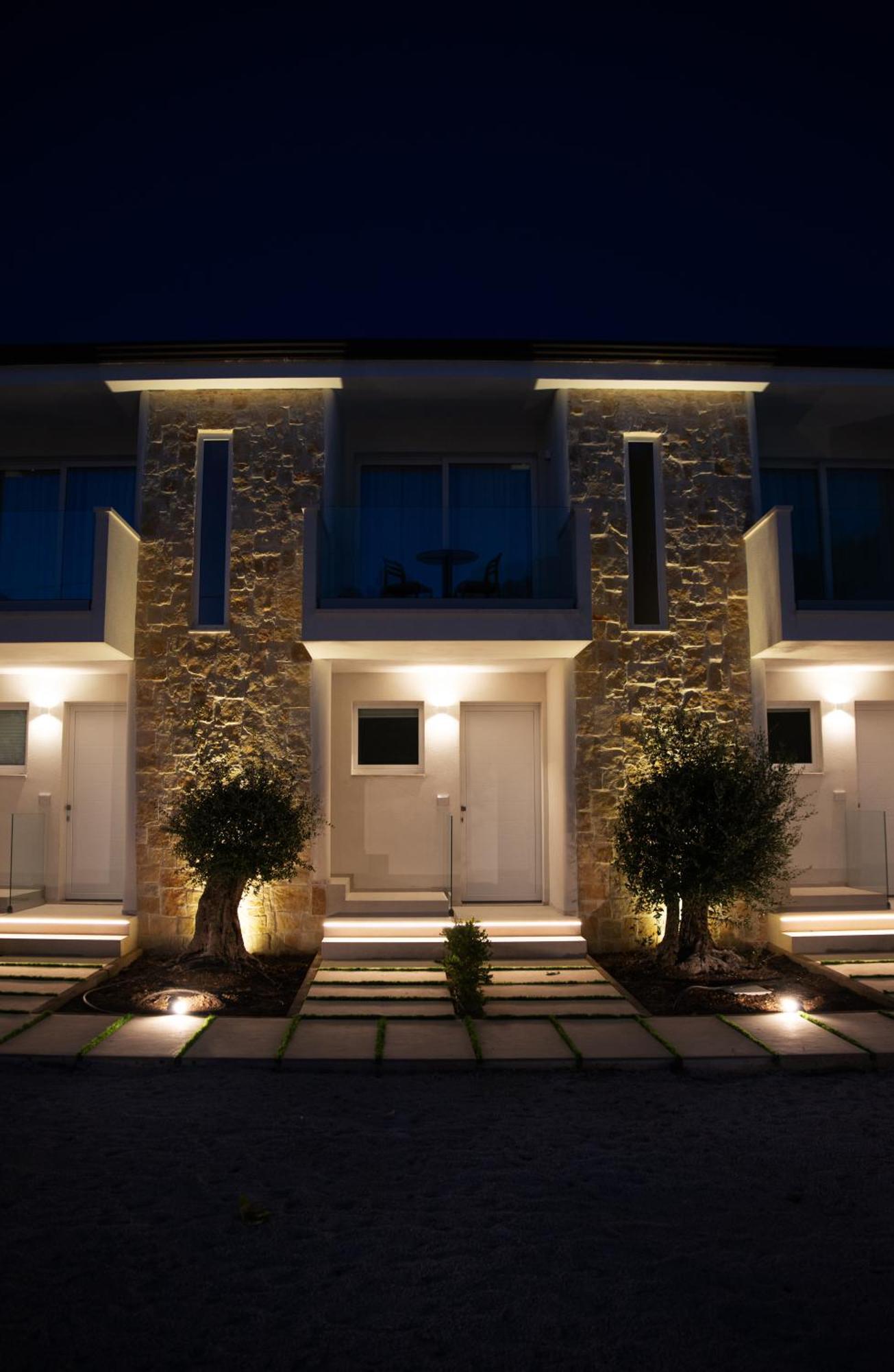 Montedarena Hotel Pulsano Exterior foto